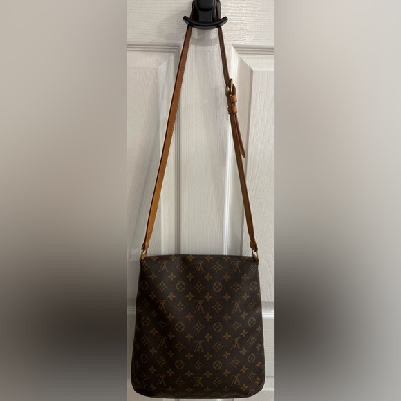 Authentic Louis Vuitton Monogram Musette GM Messenger Crossbody Bag - Picture 4 of 11